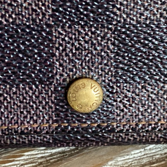 Louis Vuitton - Damier Ebene Snap Wallet - Picture 6 of 16